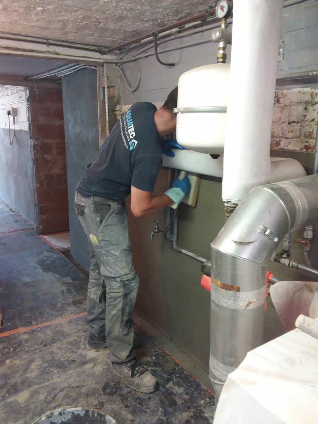 Kelderdichting & kelderdrainage AquatecVochtbestrijding