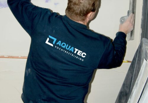 vochtige muur aanpakken